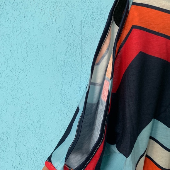 Yoins Chevron Cold Shoulder Top - Picture 5 of 7